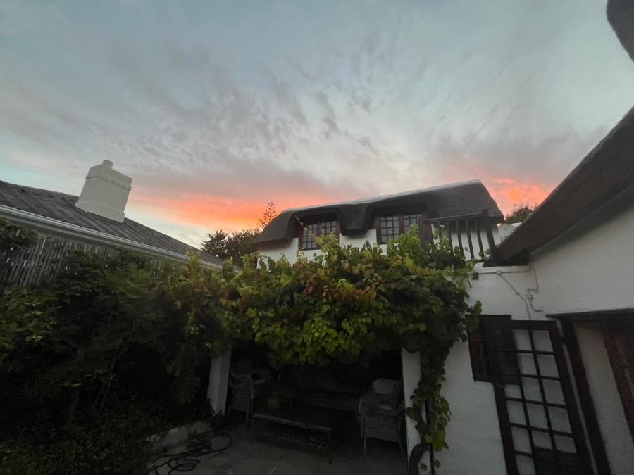 To Let 3 Bedroom Property for Rent in Wynberg Upper Western Cape